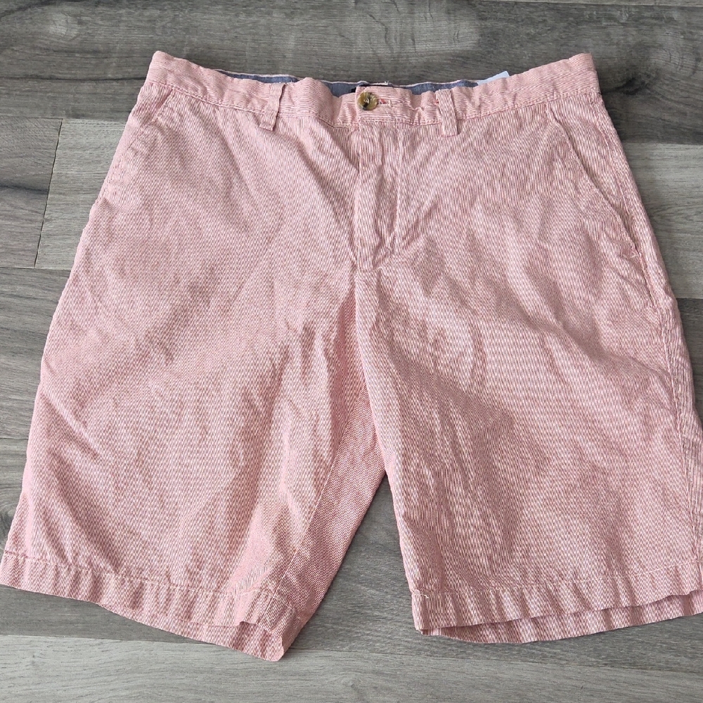 Banana Republic 100% Cotton Emerson Shorts Pink Pinstripe Flat-Front Shorts